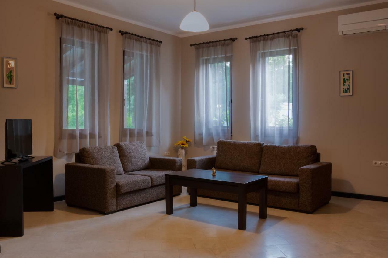 Ostrova Holiday Village เบลีโอซุม ภายนอก รูปภาพ
